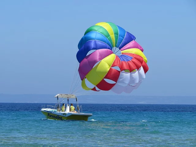 parachute-418739_640