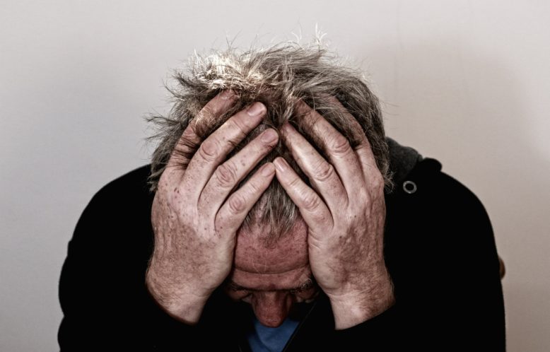 el síndrome de burnout genera dolor de cabeza