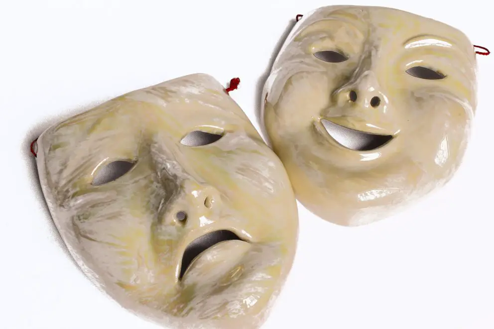 masks-701837_1920