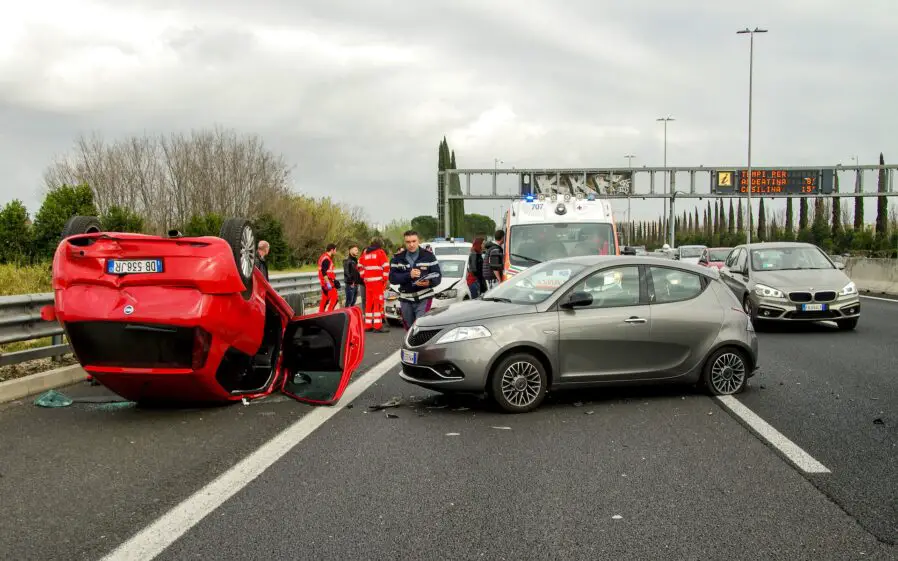 Accidente de vehículos en la ruta, a causa de la falta de prudencia